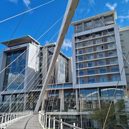 Crystal Towers Luxury Apartments By Century City Letting Cape Town Exterior photo